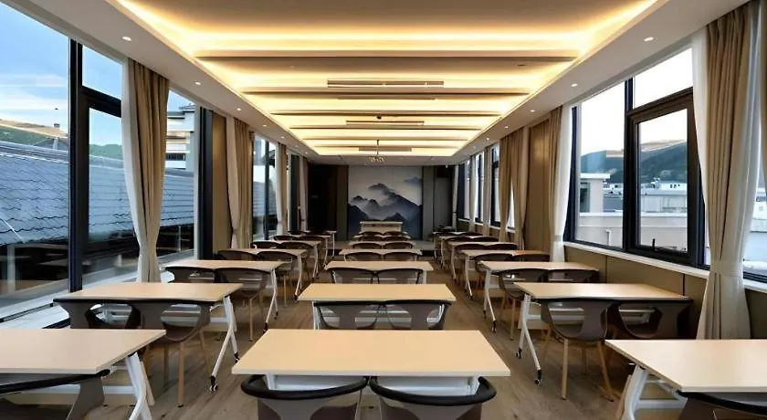 Magnotel Hotel-Luanyang Luanchuan Changchun Road Cross Street 3*,
