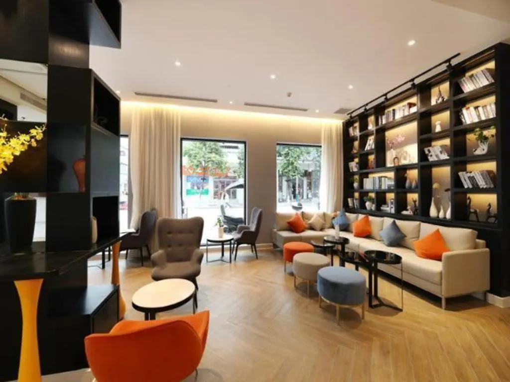 Magnotel Hotel-Luanyang Luanchuan Changchun Road Cross Street 3*,