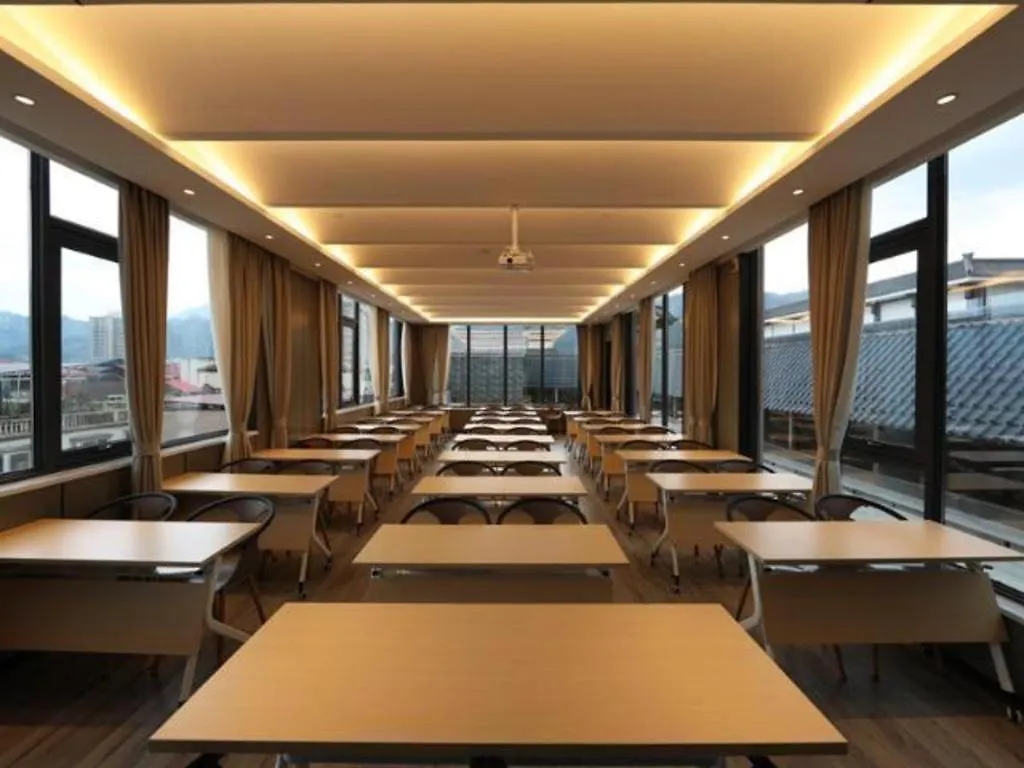 Magnotel Hotel-Luanyang Luanchuan Changchun Road Cross Street 3*,  China